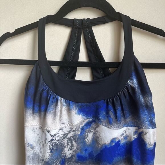Lululemon tank top scoop me up blue black white EUC size 4 - Picture 5 of 13